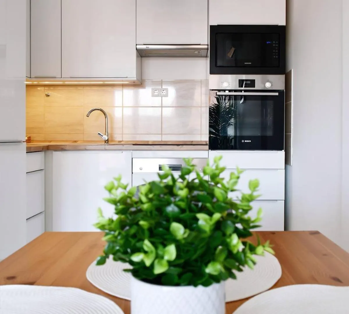Sunny Little Home Budapest Apartment